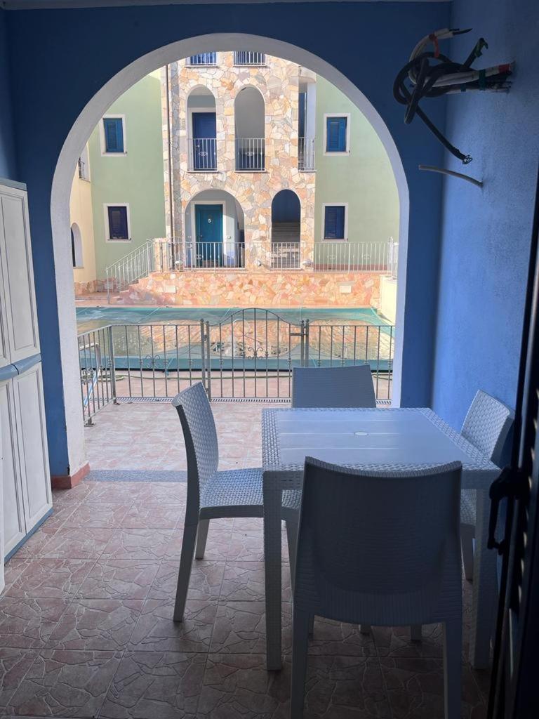 Appartamento Con Piscina Valledoria  Exterior foto